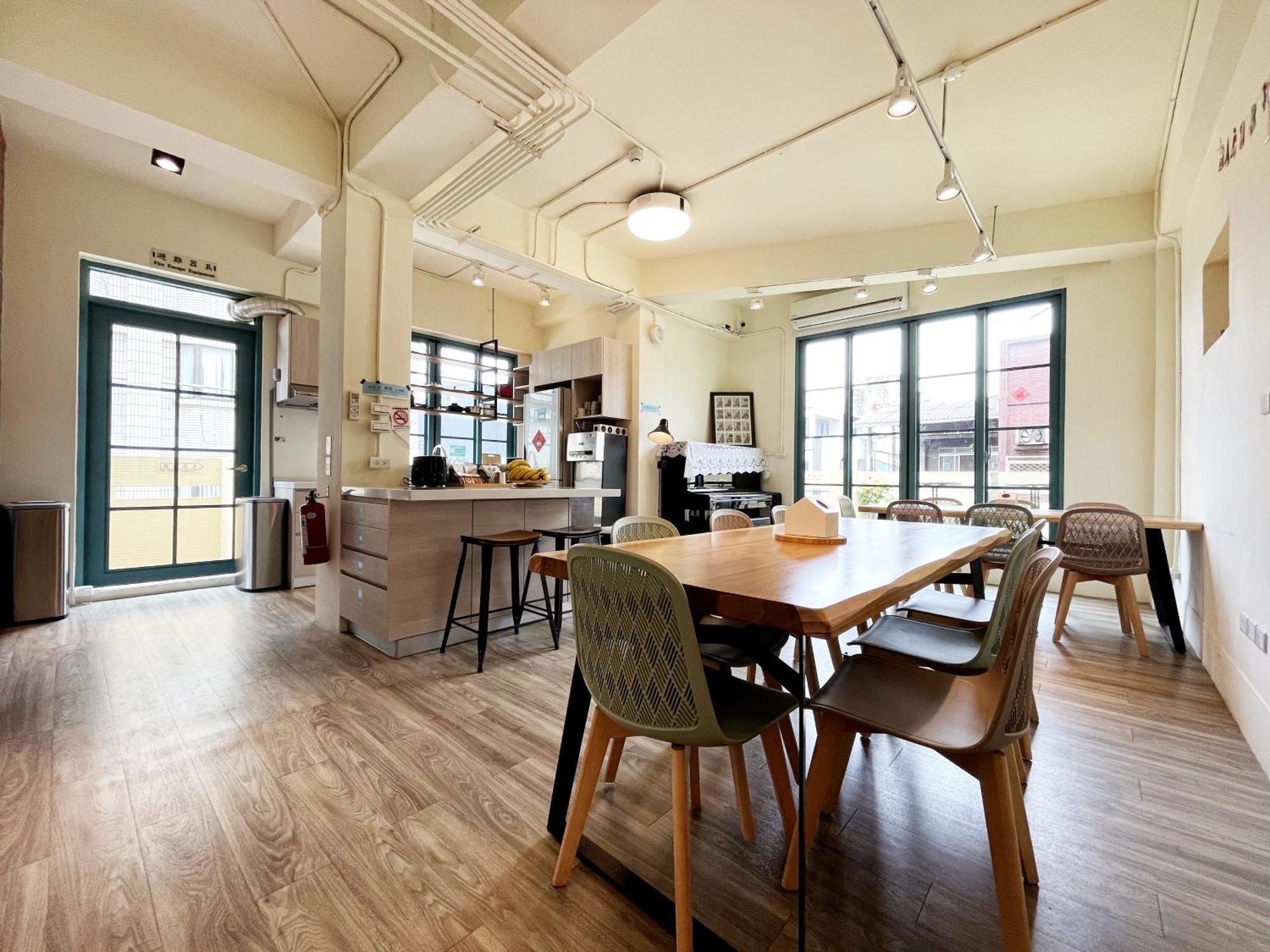 Funtime Hostel 嘉義市 エクステリア 写真